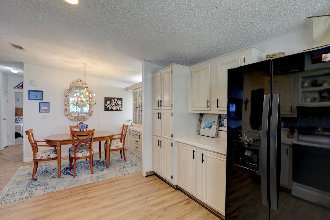 For Sale: $174,500 (2 beds, 2 baths, 1089 Square Feet)