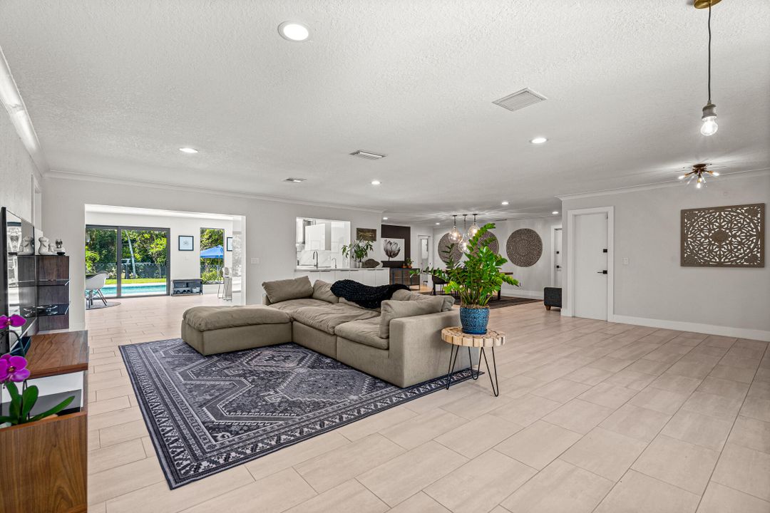 Active With Contract: $1,450,000 (4 beds, 3 baths, 2965 Square Feet)