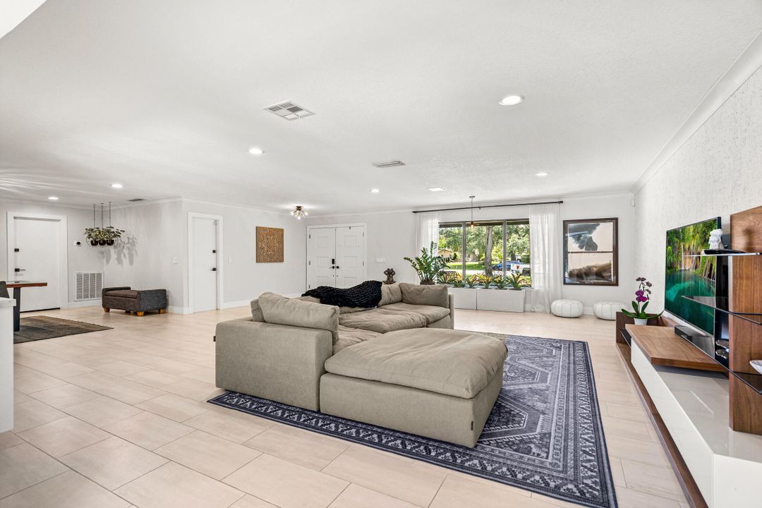 Active With Contract: $1,450,000 (4 beds, 3 baths, 2965 Square Feet)