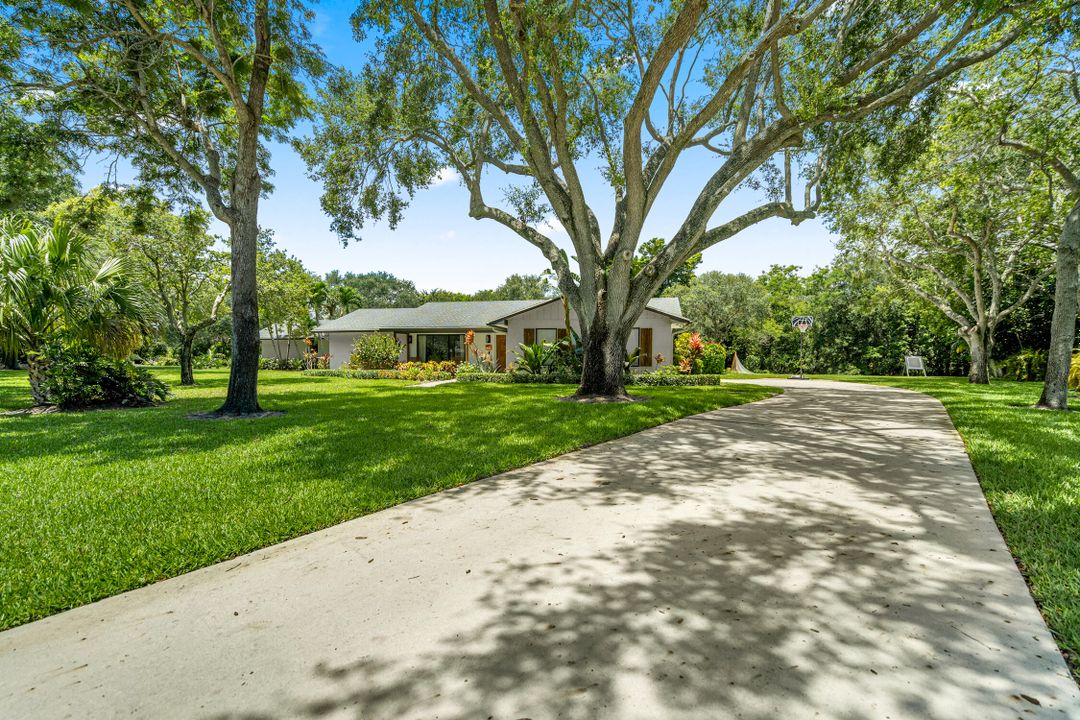 Active With Contract: $1,450,000 (4 beds, 3 baths, 2965 Square Feet)