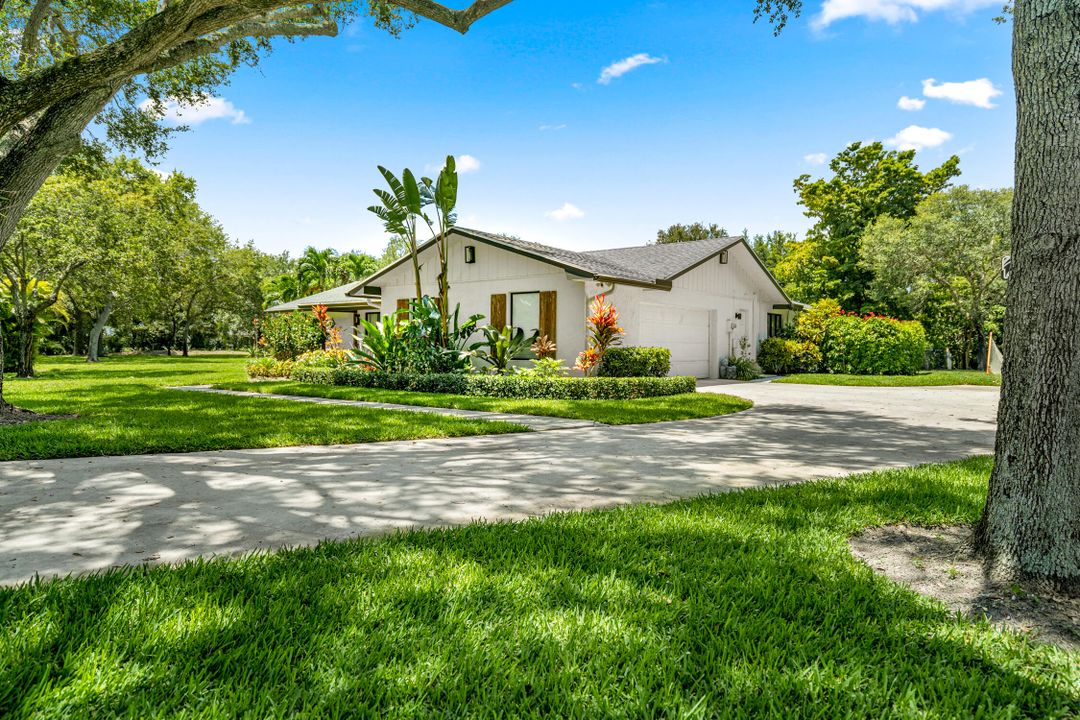 Active With Contract: $1,450,000 (4 beds, 3 baths, 2965 Square Feet)