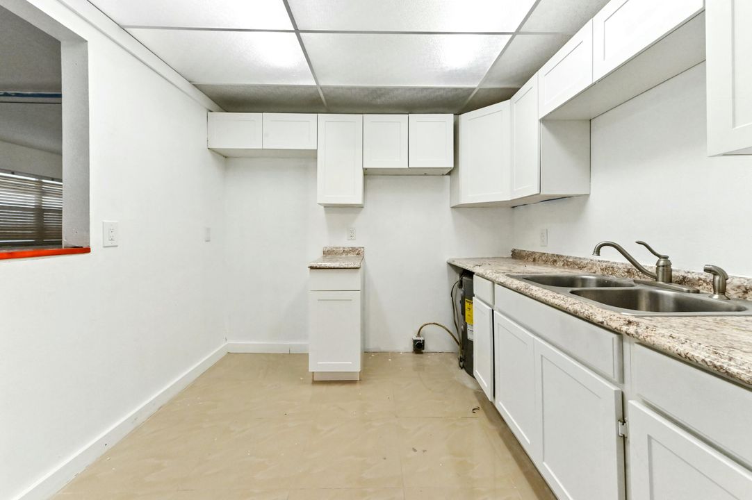 For Sale: $89,000 (1 beds, 1 baths, 720 Square Feet)