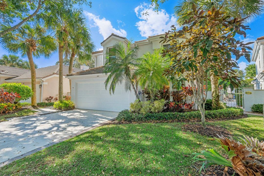 Active With Contract: $1,000,000 (4 beds, 2 baths, 2465 Square Feet)