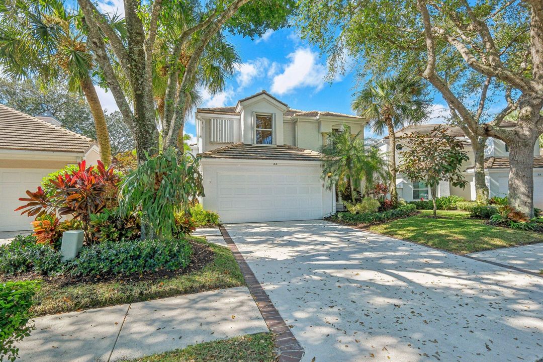 Active With Contract: $1,000,000 (4 beds, 2 baths, 2465 Square Feet)