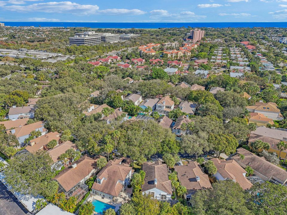 Active With Contract: $1,000,000 (4 beds, 2 baths, 2465 Square Feet)