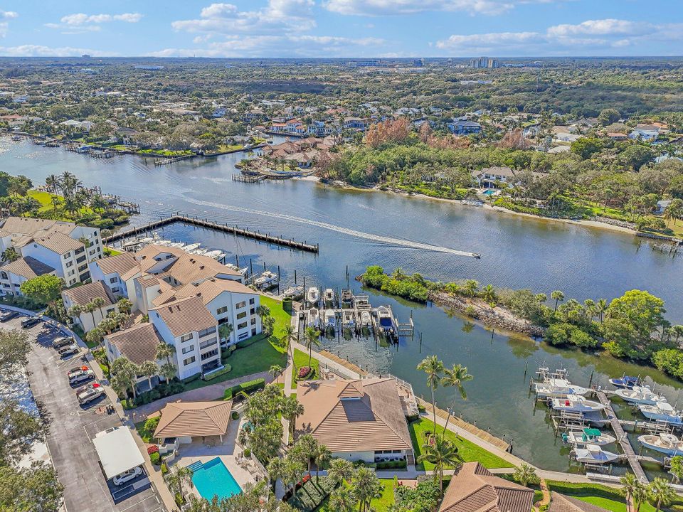 Active With Contract: $1,000,000 (4 beds, 2 baths, 2465 Square Feet)