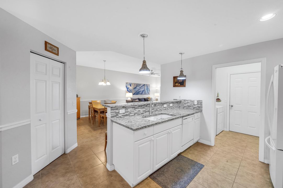 For Sale: $255,000 (2 beds, 2 baths, 1330 Square Feet)