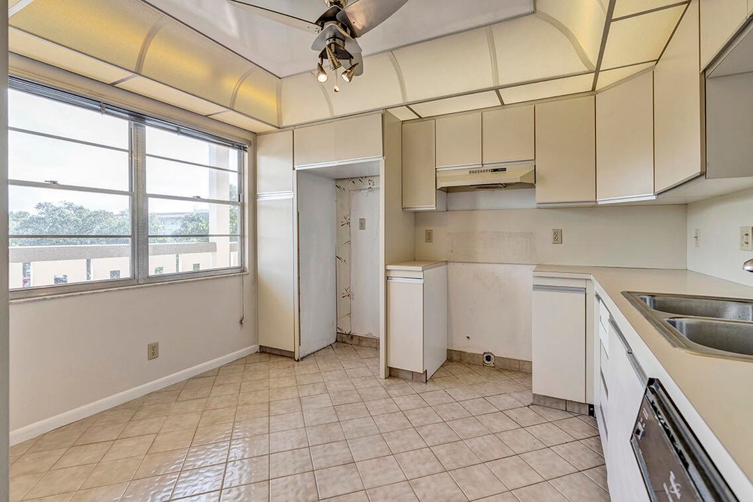 For Sale: $145,000 (2 beds, 2 baths, 1115 Square Feet)