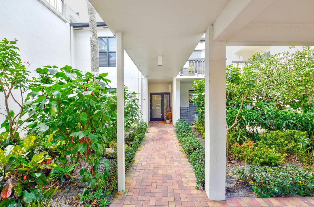 For Sale: $695,000 (2 beds, 2 baths, 1864 Square Feet)