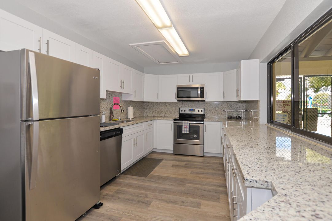 For Sale: $239,900 (2 beds, 2 baths, 1280 Square Feet)