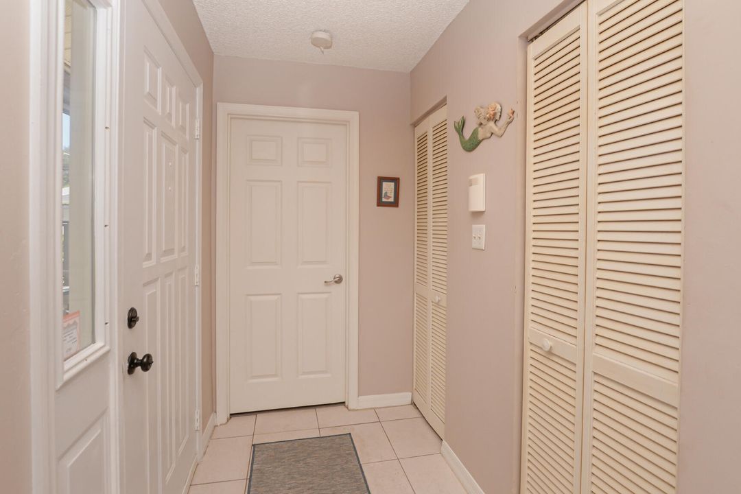 For Sale: $239,900 (2 beds, 2 baths, 1280 Square Feet)