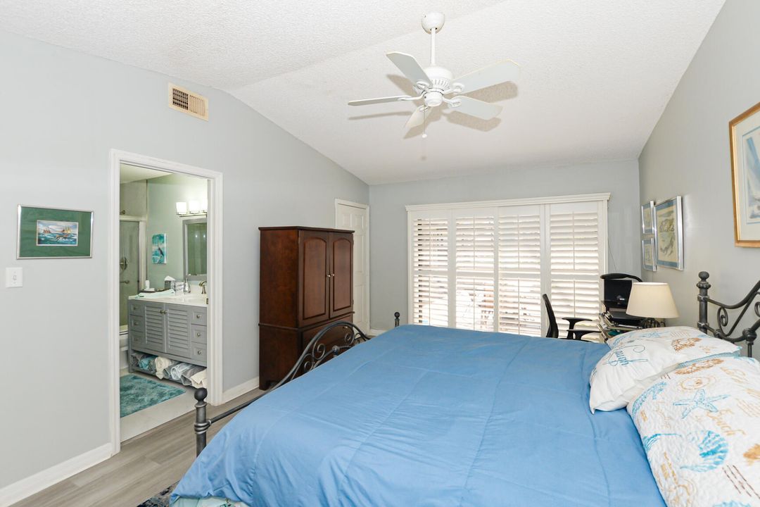 For Sale: $239,900 (2 beds, 2 baths, 1280 Square Feet)