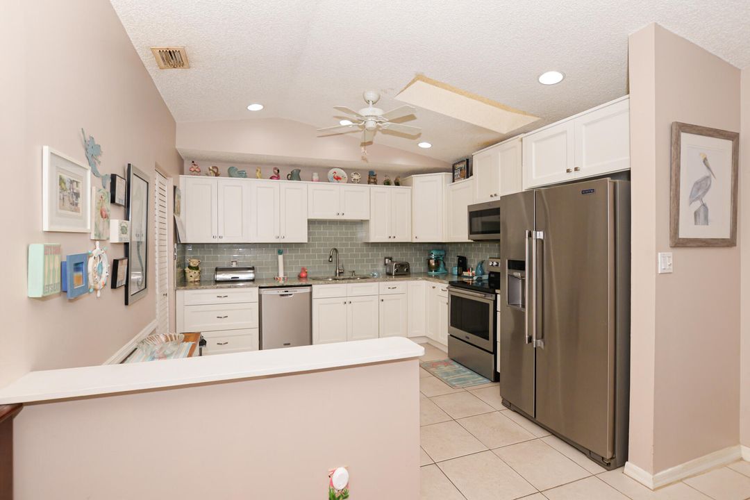 For Sale: $239,900 (2 beds, 2 baths, 1280 Square Feet)