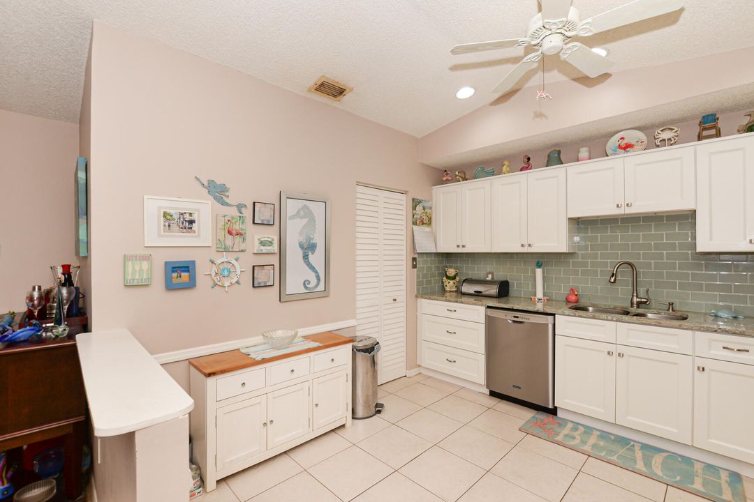 For Sale: $239,900 (2 beds, 2 baths, 1280 Square Feet)