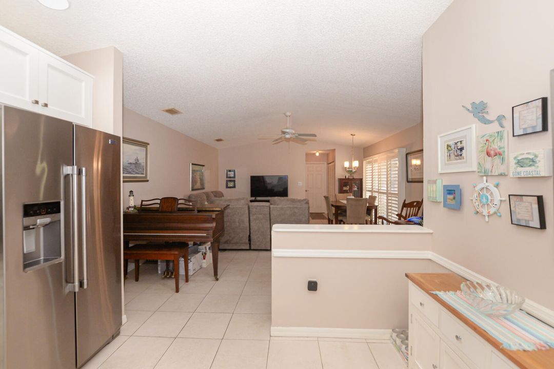 For Sale: $239,900 (2 beds, 2 baths, 1280 Square Feet)