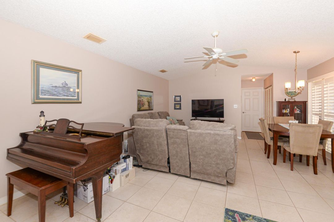 For Sale: $239,900 (2 beds, 2 baths, 1280 Square Feet)