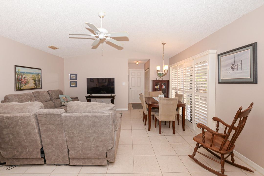 For Sale: $239,900 (2 beds, 2 baths, 1280 Square Feet)