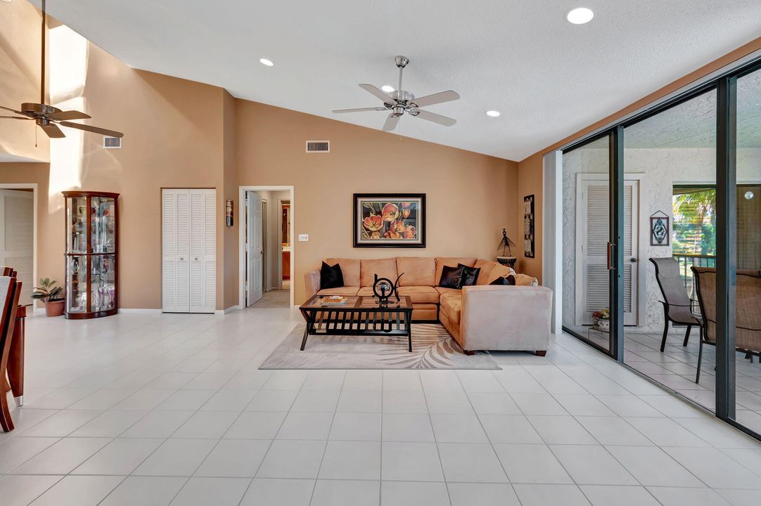 For Sale: $279,000 (3 beds, 2 baths, 1809 Square Feet)