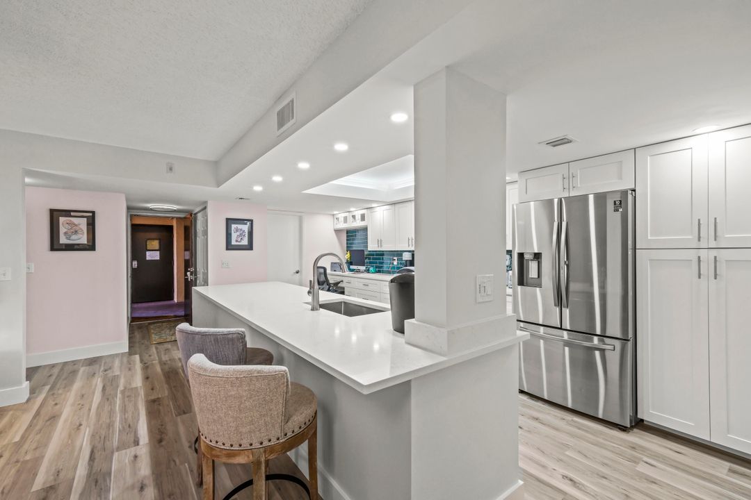 Active With Contract: $394,000 (2 beds, 2 baths, 1175 Square Feet)