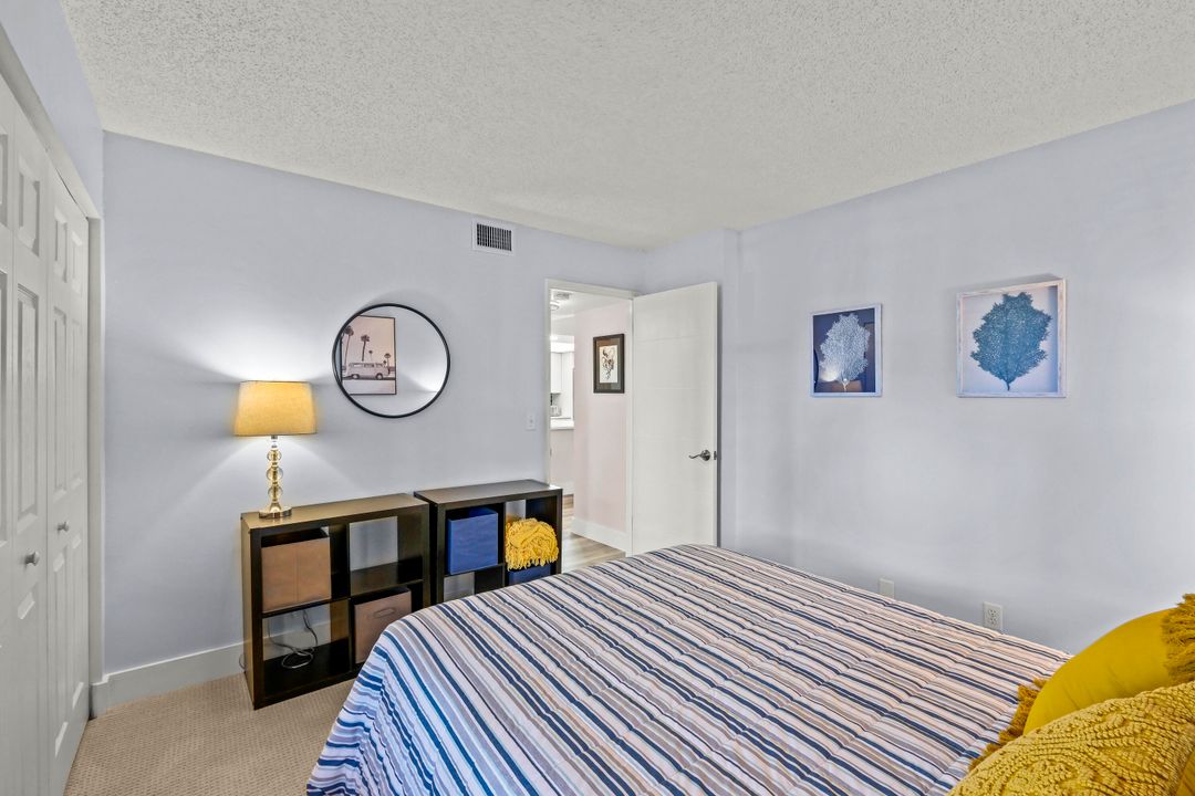 Active With Contract: $394,000 (2 beds, 2 baths, 1175 Square Feet)