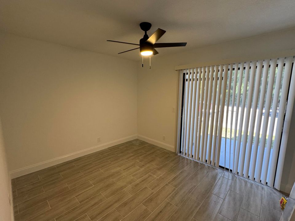 Active With Contract: $1,700 (1 beds, 1 baths, 669 Square Feet)