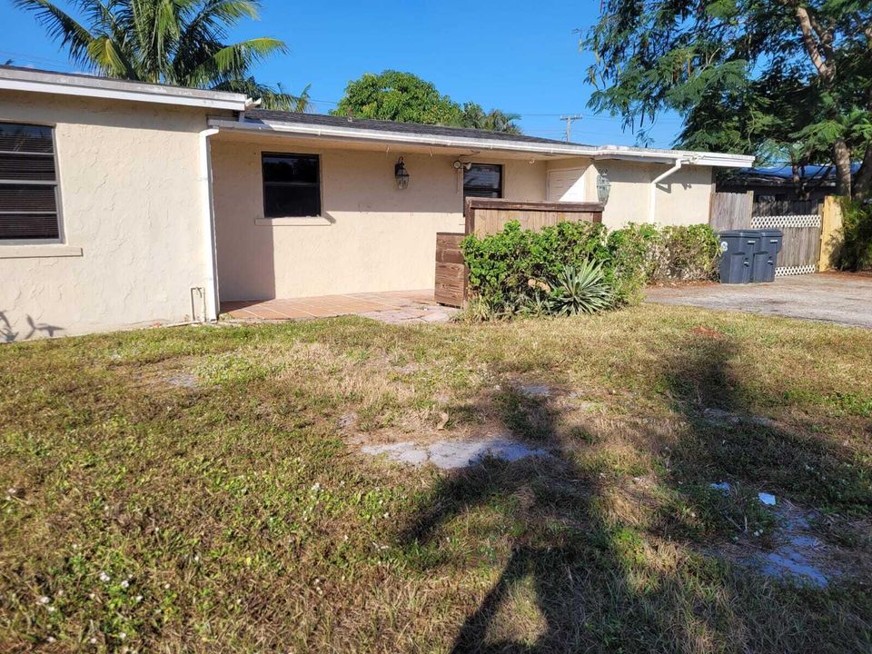 Active With Contract: $470,000 (4 beds, 3 baths, 2112 Square Feet)