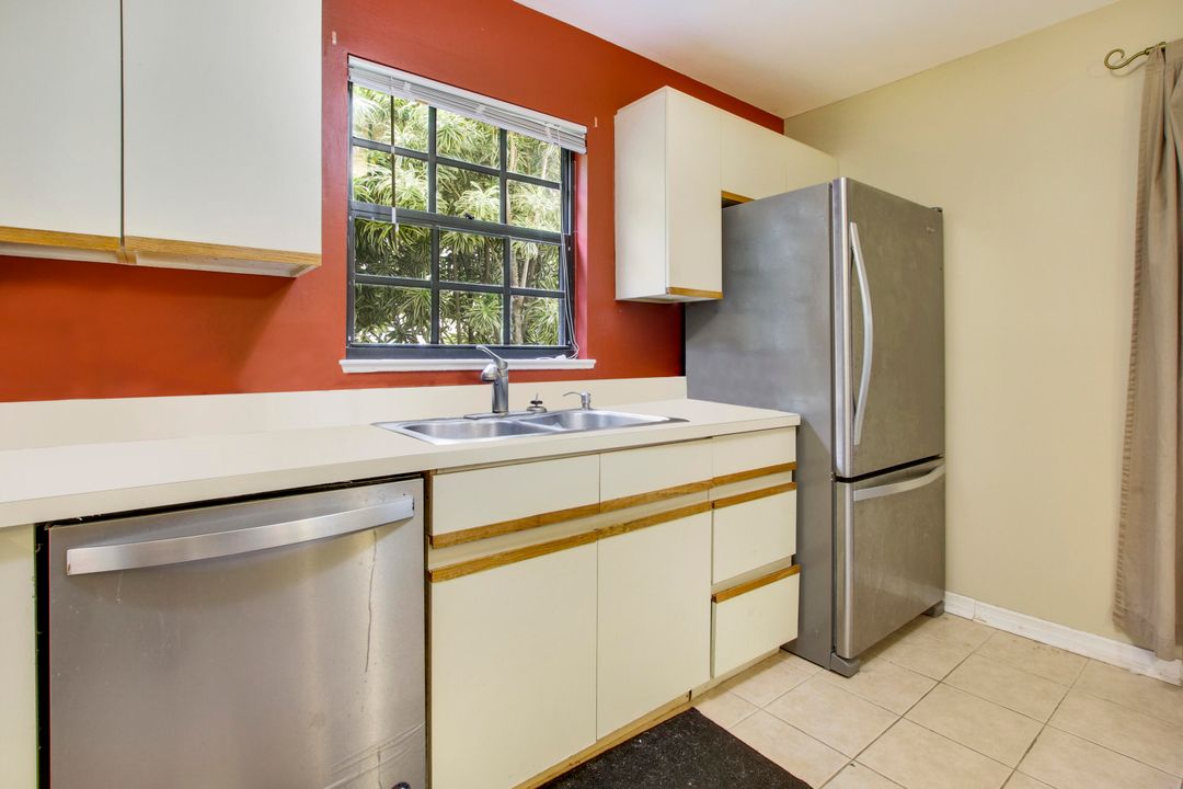 For Rent: $2,200 (2 beds, 2 baths, 1384 Square Feet)