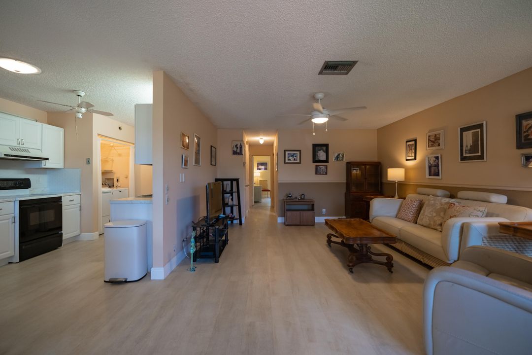 For Sale: $265,000 (2 beds, 2 baths, 1200 Square Feet)