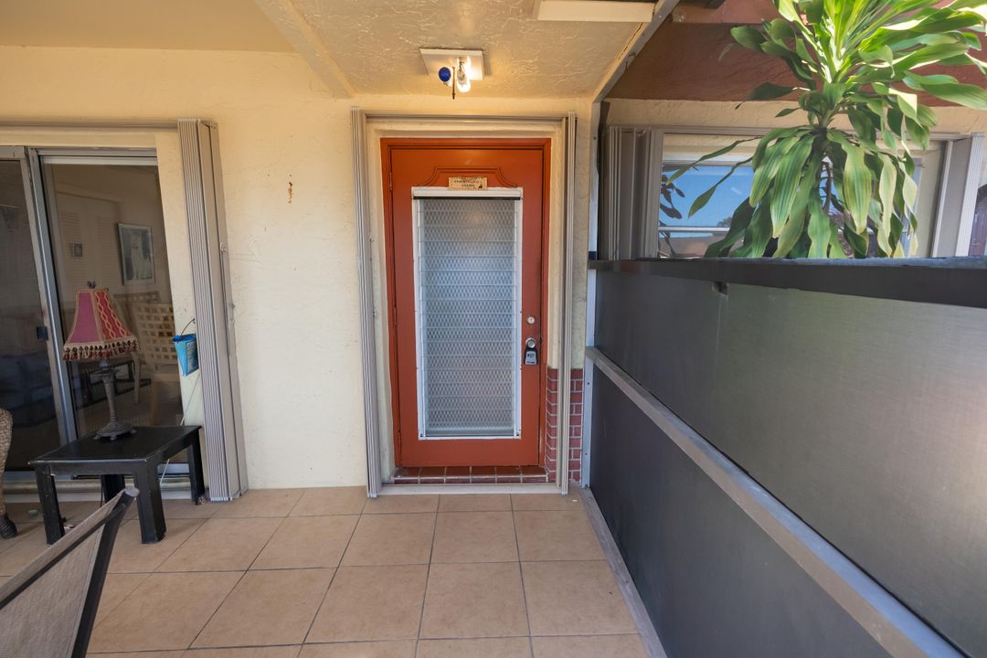 For Sale: $265,000 (2 beds, 2 baths, 1200 Square Feet)