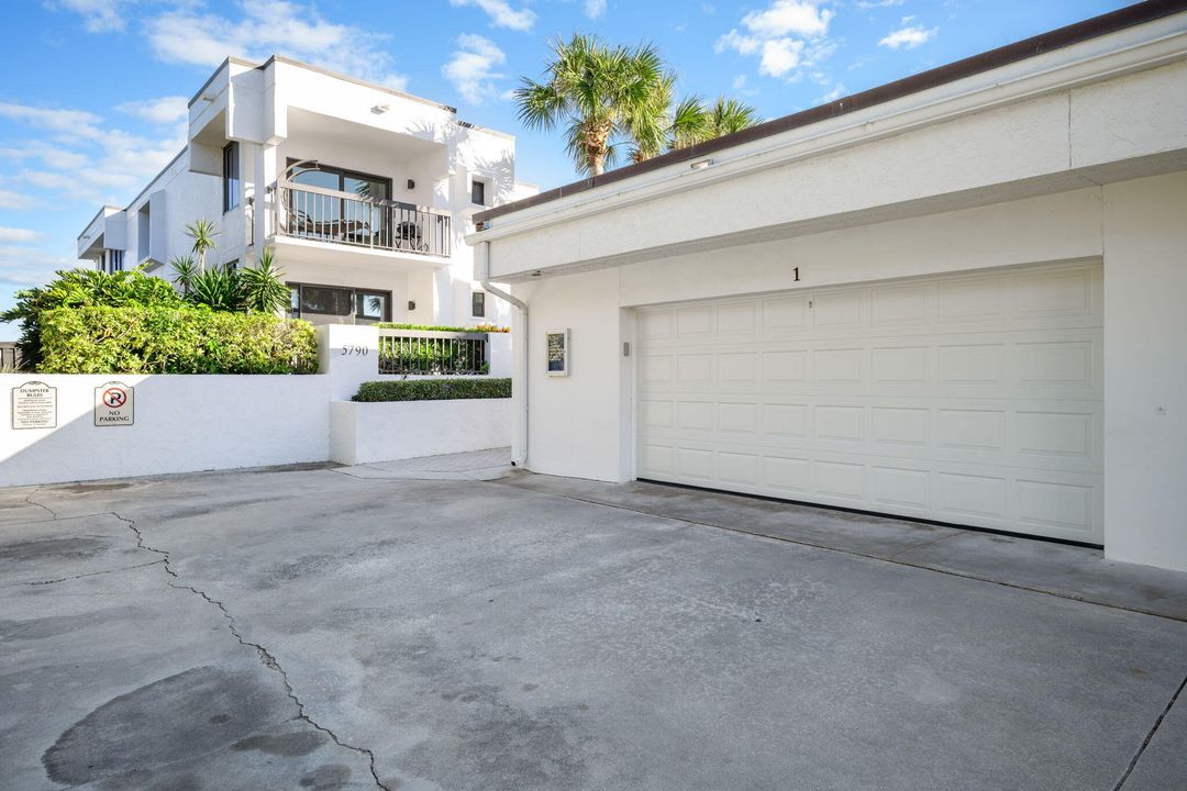 For Sale: $1,700,000 (3 beds, 3 baths, 2300 Square Feet)