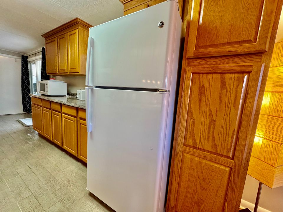 For Sale: $265,000 (3 beds, 2 baths, 1394 Square Feet)