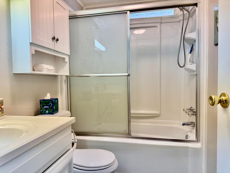 For Sale: $265,000 (3 beds, 2 baths, 1394 Square Feet)