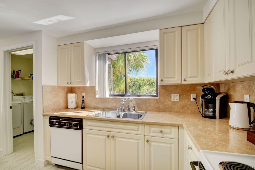 For Sale: $419,500 (2 beds, 2 baths, 1728 Square Feet)