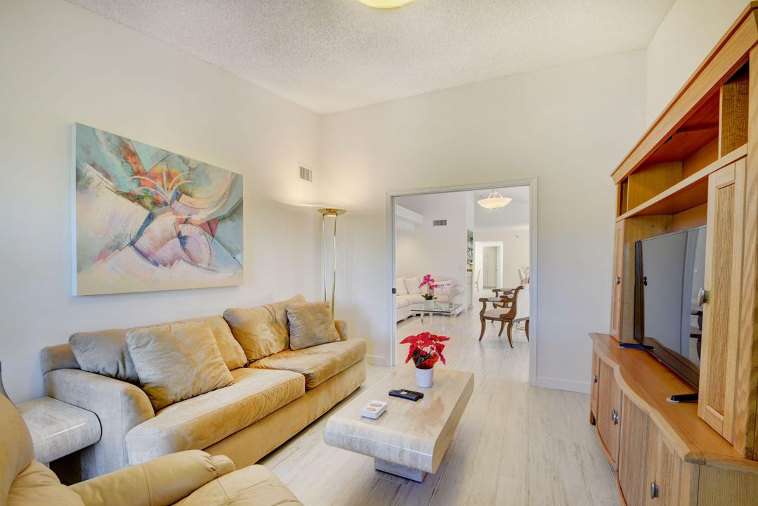 For Sale: $419,500 (2 beds, 2 baths, 1728 Square Feet)