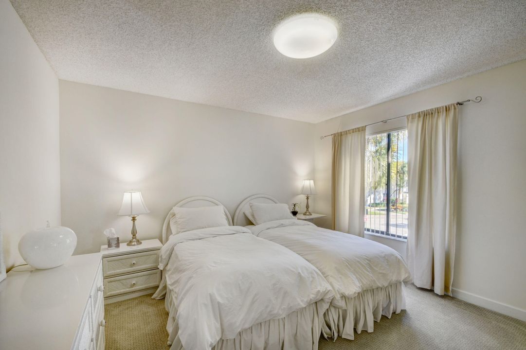 For Sale: $419,500 (2 beds, 2 baths, 1728 Square Feet)