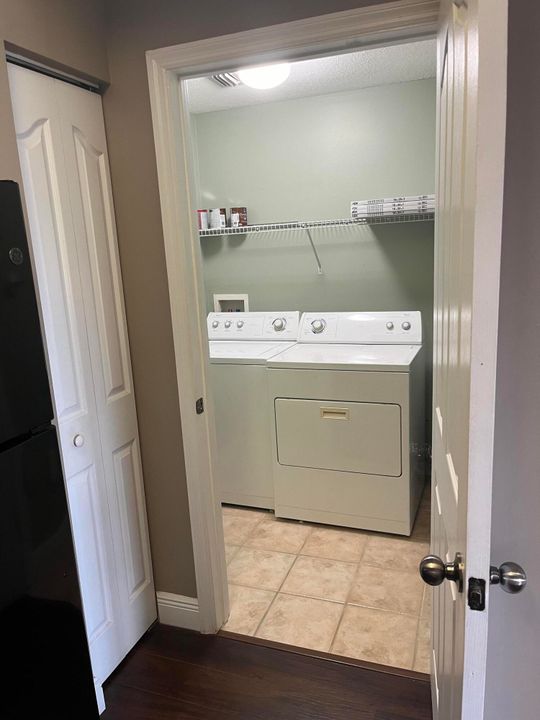 Active With Contract: $1,750 (1 beds, 1 baths, 820 Square Feet)