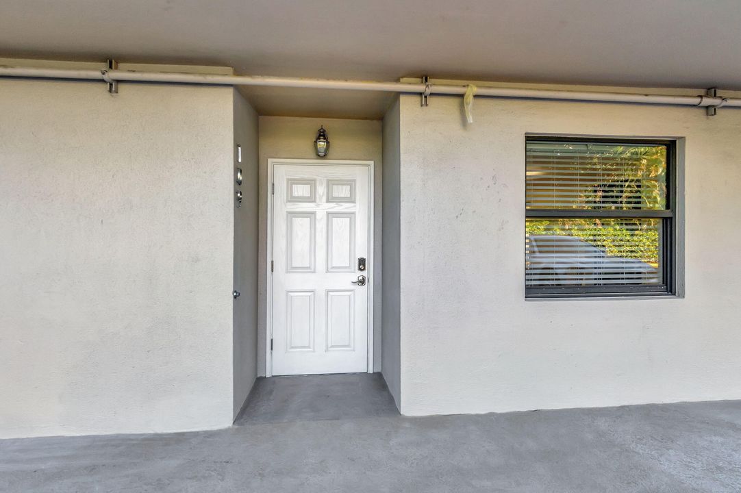 For Sale: $369,000 (2 beds, 2 baths, 1308 Square Feet)