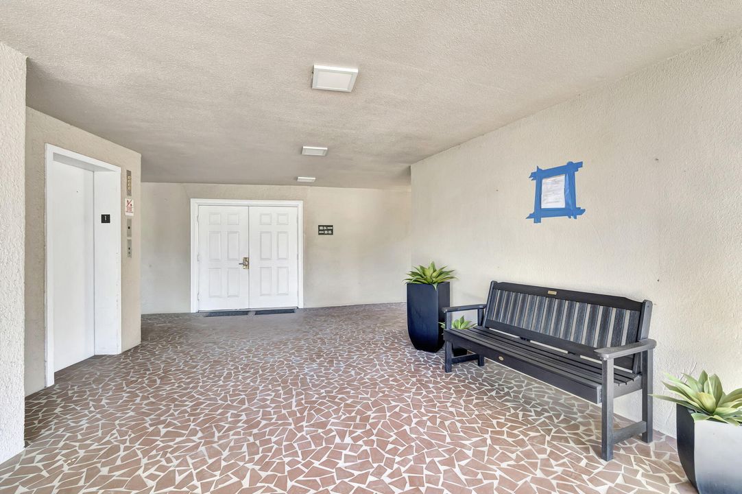 For Sale: $369,000 (2 beds, 2 baths, 1308 Square Feet)