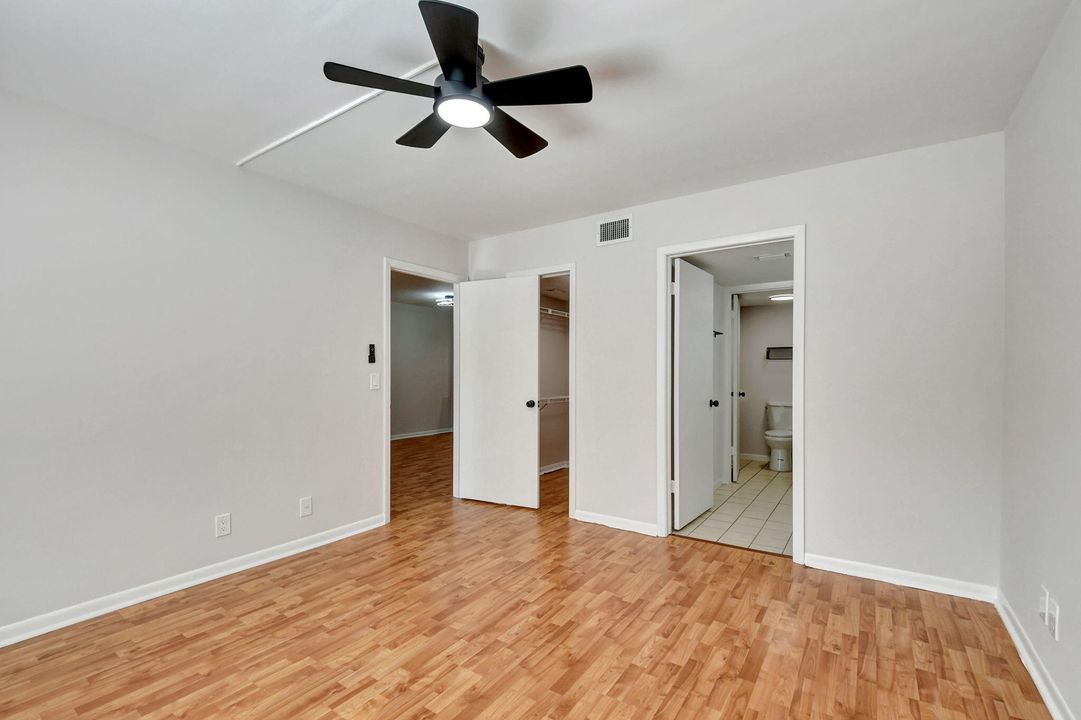 Active With Contract: $2,250 (2 beds, 2 baths, 950 Square Feet)