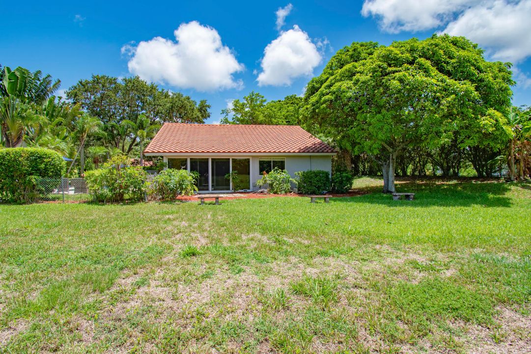 For Sale: $700,000 (3 beds, 2 baths, 1850 Square Feet)