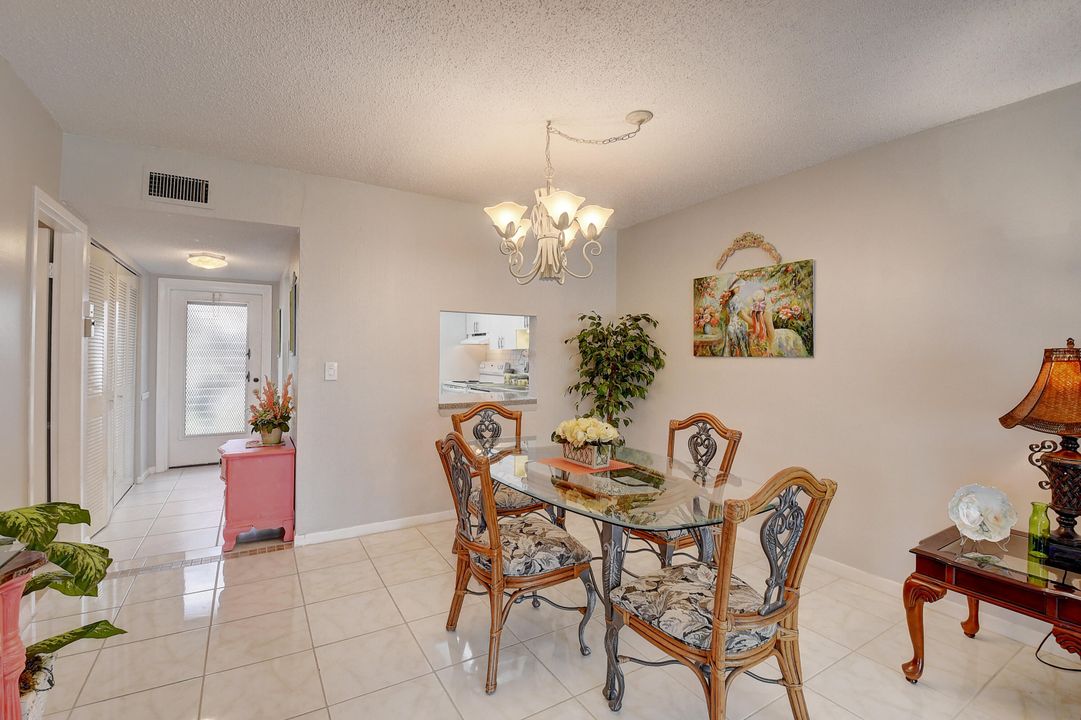 For Sale: $145,000 (2 beds, 2 baths, 925 Square Feet)