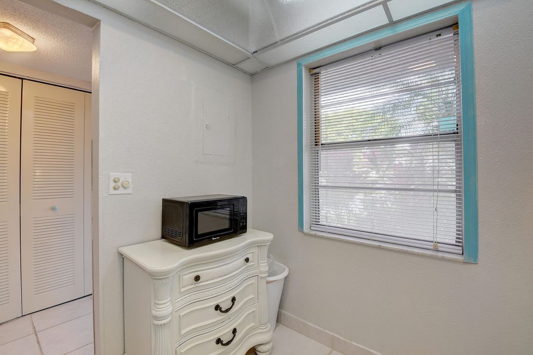 For Sale: $145,000 (2 beds, 2 baths, 925 Square Feet)