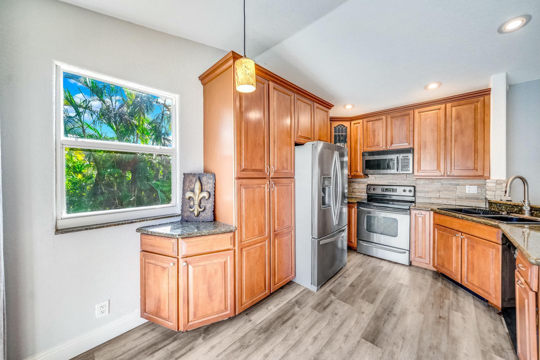 For Sale: $645,000 (4 beds, 2 baths, 1796 Square Feet)