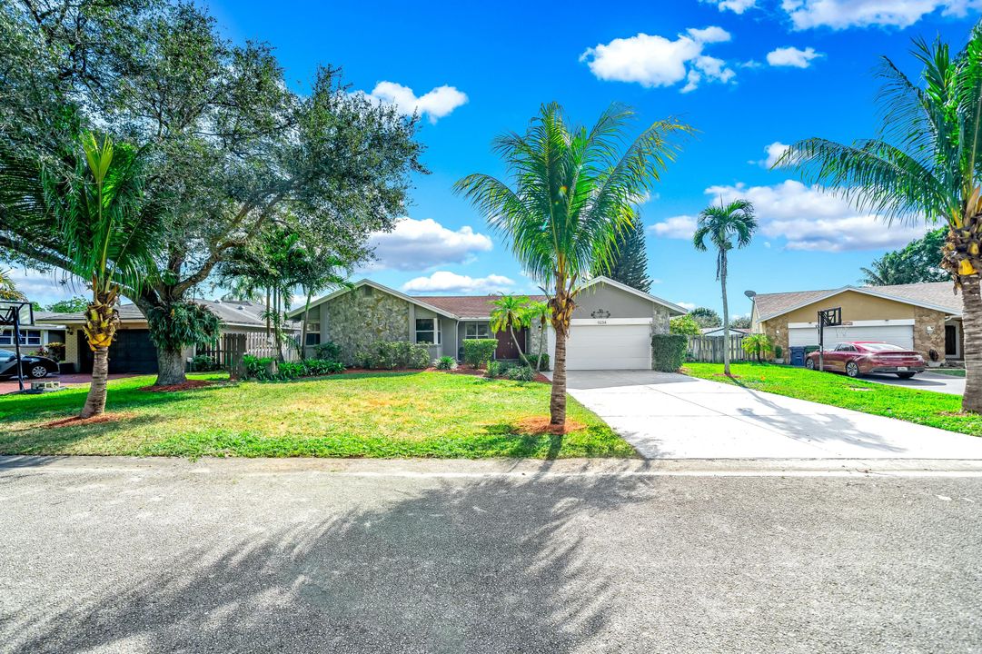 For Sale: $645,000 (4 beds, 2 baths, 1796 Square Feet)