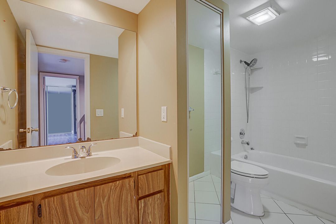 For Sale: $309,900 (2 beds, 2 baths, 1236 Square Feet)