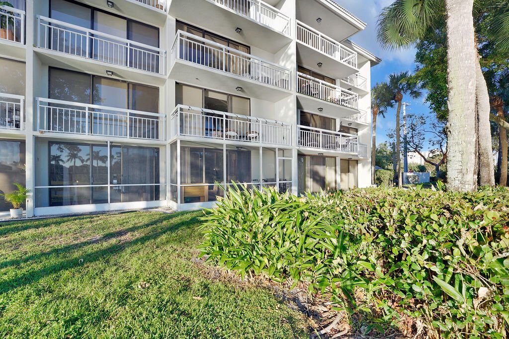 For Sale: $289,000 (2 beds, 2 baths, 1442 Square Feet)