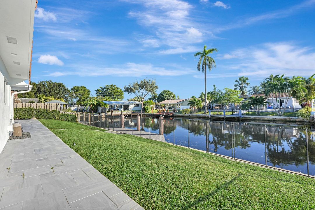 For Sale: $1,250,000 (3 beds, 2 baths, 1907 Square Feet)