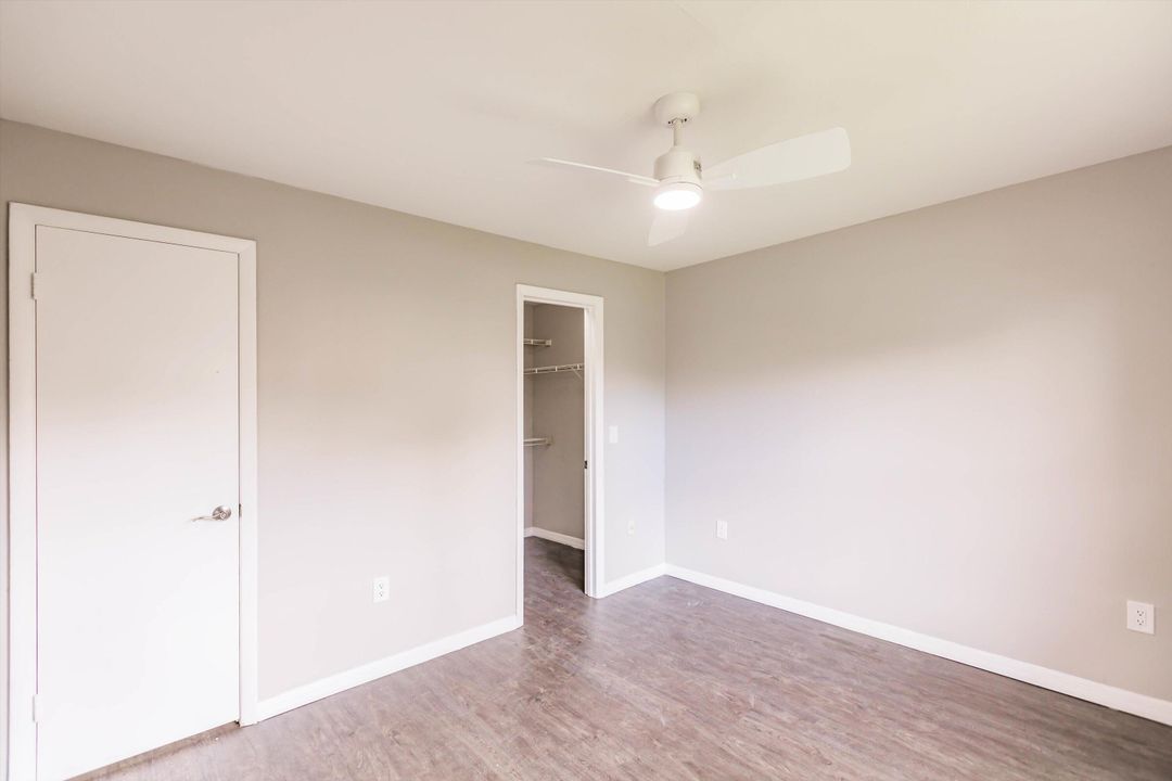 For Sale: $229,000 (2 beds, 2 baths, 904 Square Feet)