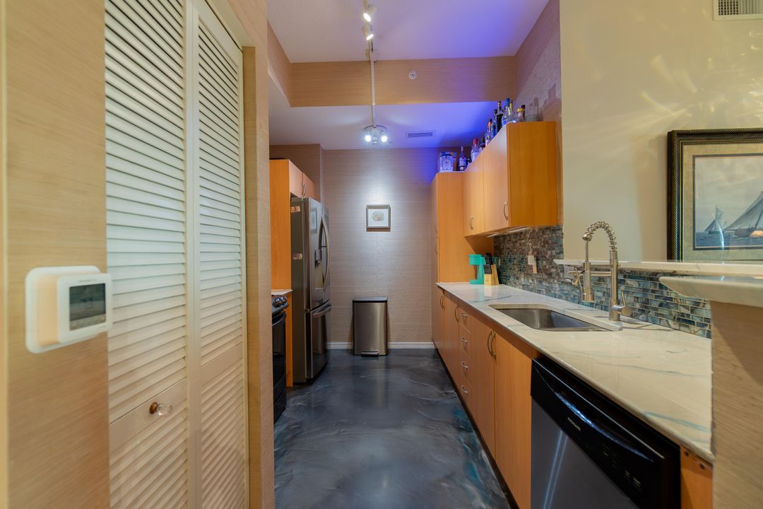 For Sale: $380,000 (2 beds, 2 baths, 1277 Square Feet)