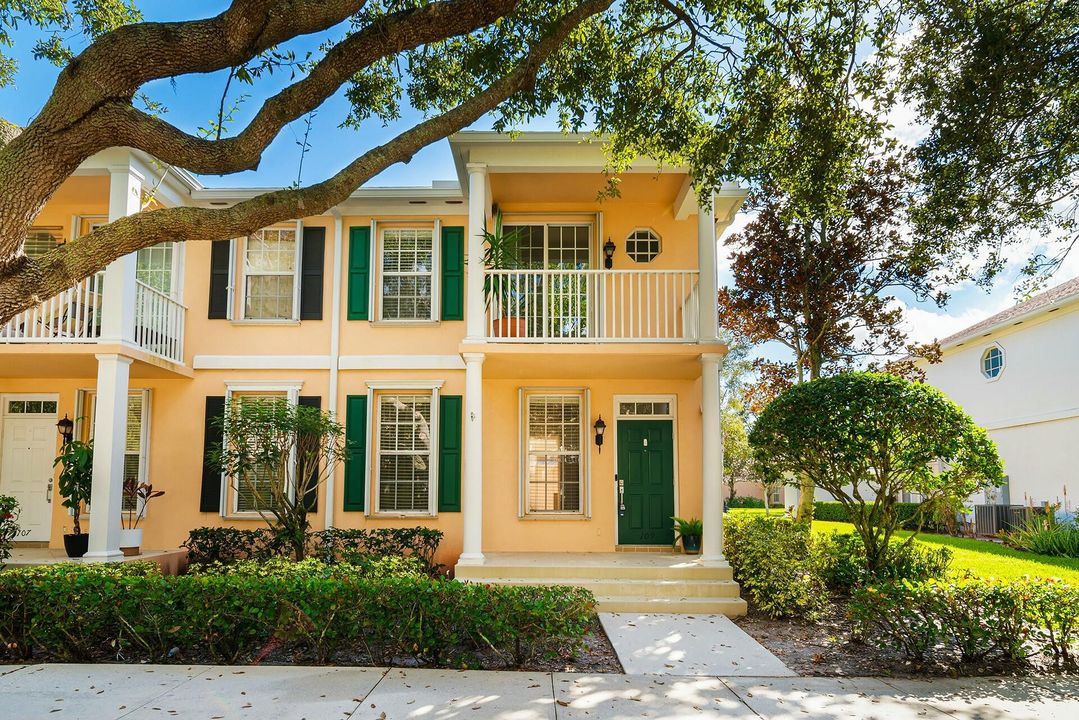 For Sale: $715,000 (3 beds, 2 baths, 1812 Square Feet)